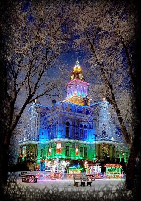 Christmas In Courthouse Newark Ohio Christmas House Lights Christmas Town Christmas Decor