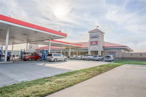 Clean Truck Stop Along I 85 And I 95 Davis Travel Centers