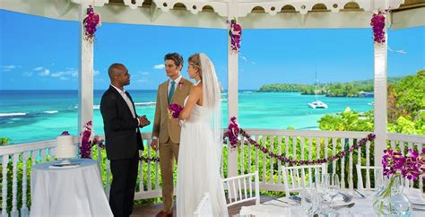 Cost Of A Destination Wedding Less Than You Think Brides Travel