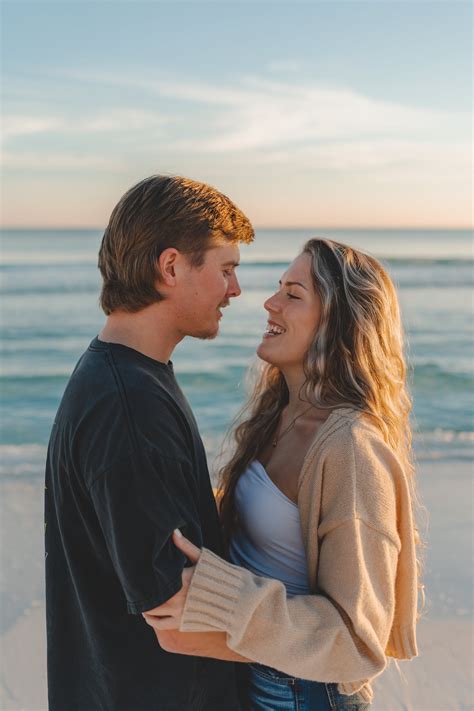 Couples Beach Photoshoot In Destin Florida Maddie Nichole Photographer