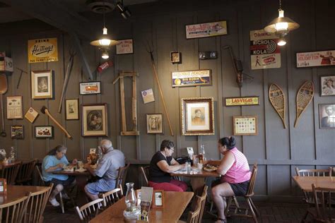 Cracker Barrel Customers Go Tiktok Viral For Secretly Placing Photo Of