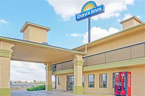 Days Inn By Wyndham Morgan Amp 39 S Wonderland Ih 35 N San Antonio Tx Hotels