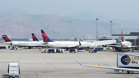 Delta Offered Family 24 000 In Travel Vouchers Then Reneged And