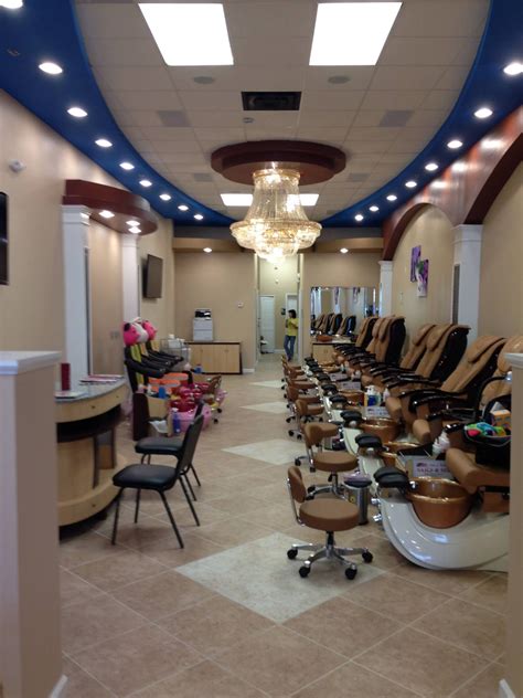 5 Best Nail Salons