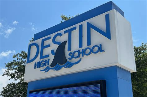 Destin High School S Inaugural Graduation To Feature 2 Celebrity Speakers