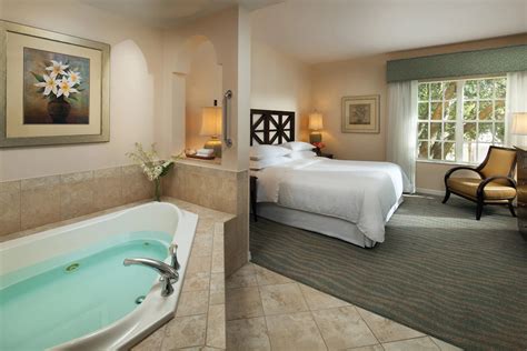 Destin Hotels with Jacuzzi Suites