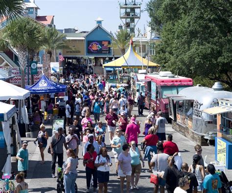 Destin Seafood Festival Is Oct 6 8 Along Destin Harbor