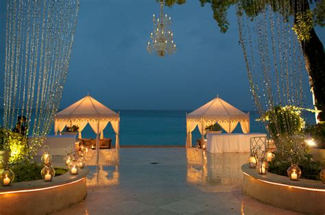 5 Destination Wedding Tips