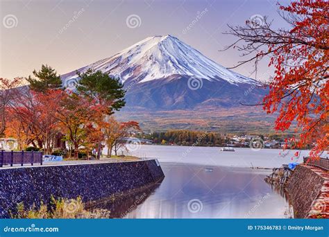 Destinos Tur Sticos De Jap N Y Asi Tico Monta A Fuji En Kawaguchiko En