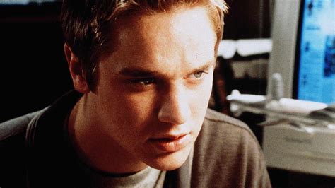 5 Ways Devon Sawa