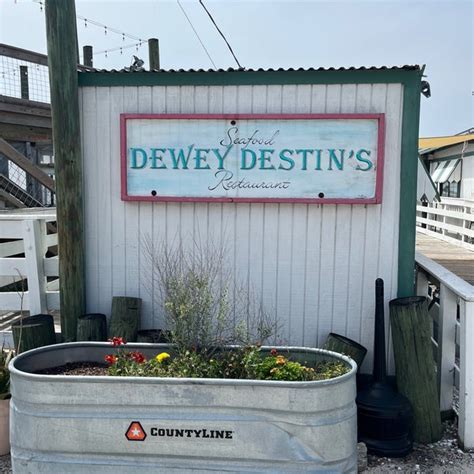 Dewey Destin S Seafood Restaurant Destin Harbor 70 Tips