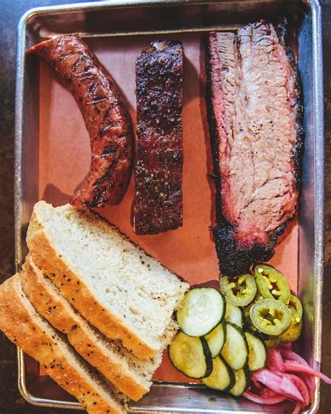 Discover California S Hidden Bbq Gems 8 Must Try Hole In The Wall