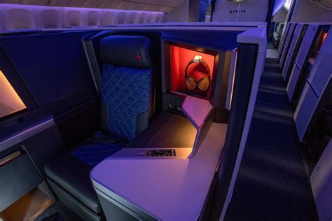 Discover The Benefits Of Flying With Delta First Class