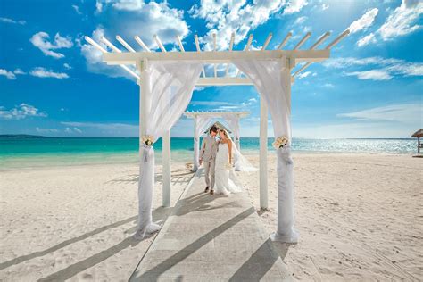 Discover The Perfect Island For Your Caribbean Destination Wedding With