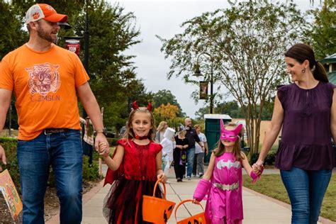 Downtown Trick Or Treating Travelers Rest