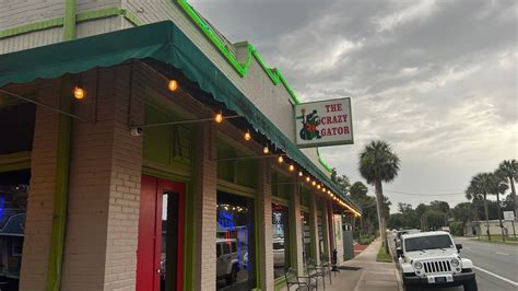 Eating At The Crazy Gator In Eustis Fl The Biggest Wings We Have