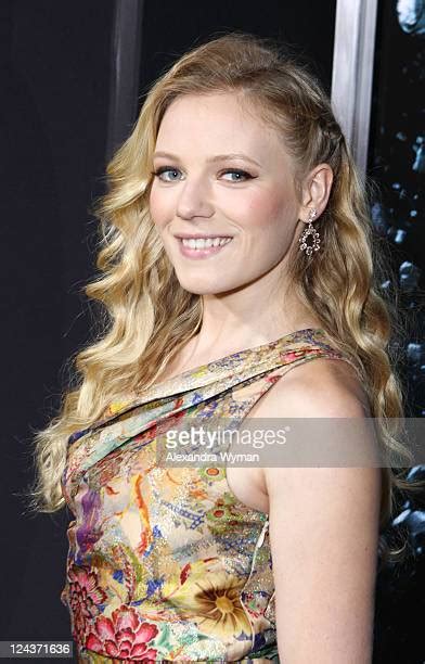 Emma Bell Arrives At The Final Destination 5 Los Angeles Premiere