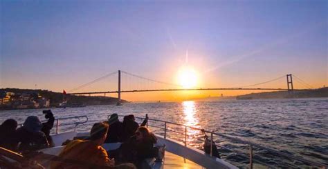 Estambul Crucero Por El B Sforo Al Atardecer Con Cena Getyourguide