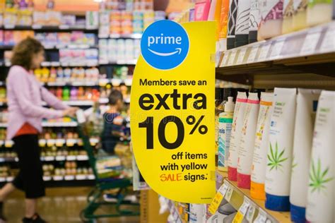 Extra Discount Sign At A Whole Foods Store Editorial Image Image Of Blue Logo 125358655