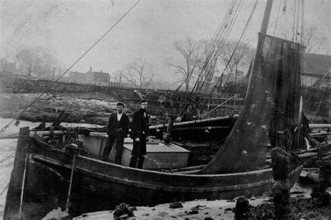 Fishing Boat And Crew At Dunmore Pier Falkirk Council