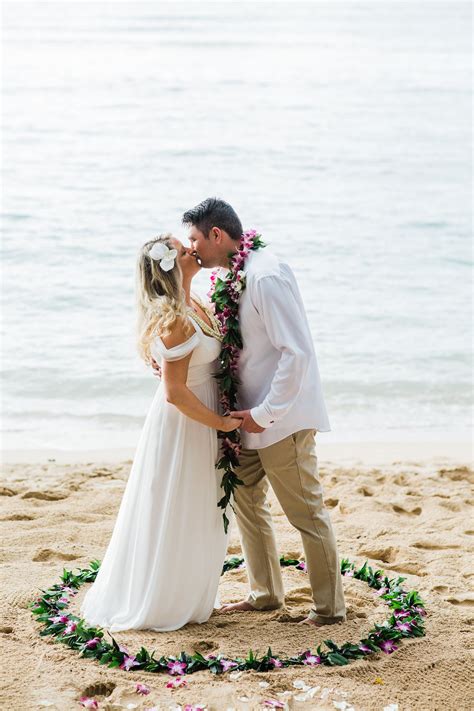 Five Tips To Having The Perfect Beach Wedding In Hawaii Hawaii Wedding Packages