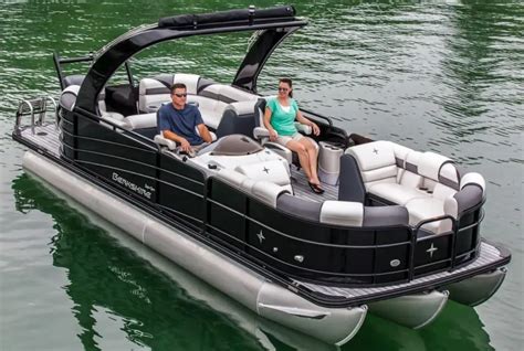 Get The Perfect Pontoon Rental By Following These Tips