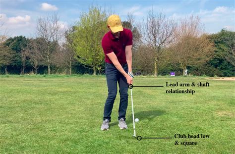 Golf Chipping Technique Amp Tips The Ultimate Guide Golf Insider