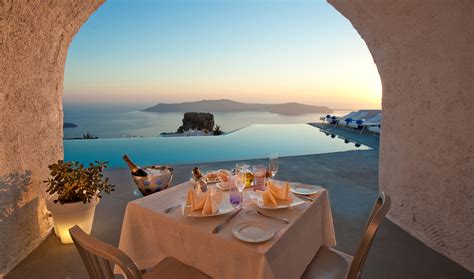 5 Greece Honeymoon Spots