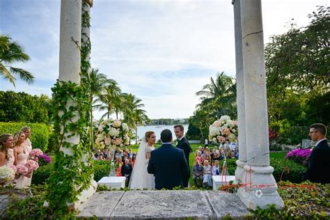 Hali And Andrew S Destination Wedding In The Bahamas