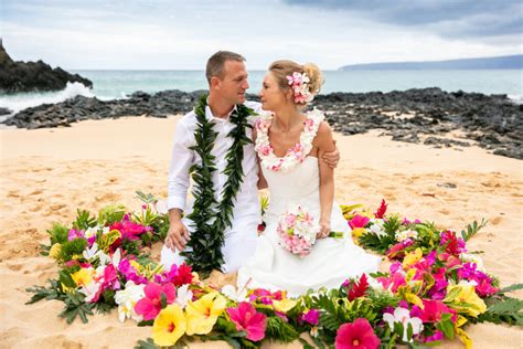 Hawaiian Wedding Fill Your Ceremony With Emotion Tradition And