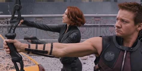 Hawkeye Reveals Tragic New Details Of His First Meeting With Black Widow