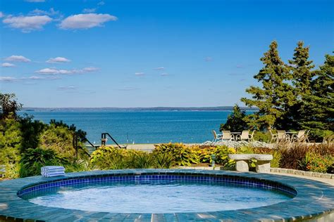 Holiday Inn Bar Harbor Regency Updated 2021 Prices Resort Reviews