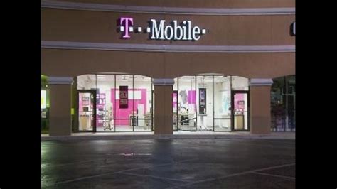 Hollywood T Mobile Store Burglarized Early Tuesday Morning