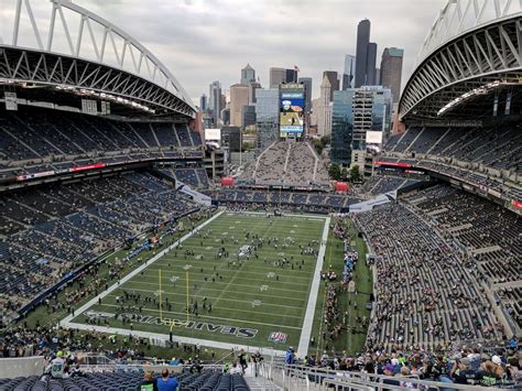 Miles from Seahawks to Dolphins Stadium