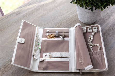 How Much Should A Bride Spend On A Bridesmaid Gift Case Elegance