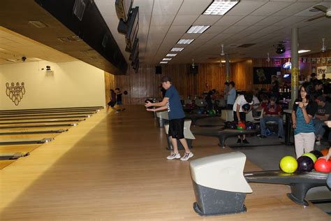 How To Find And Join A Bowling League Beginner Bowling Tips