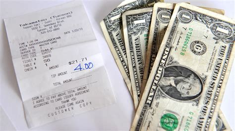 How To Tip Your Server At A Restaurant 6 Steps