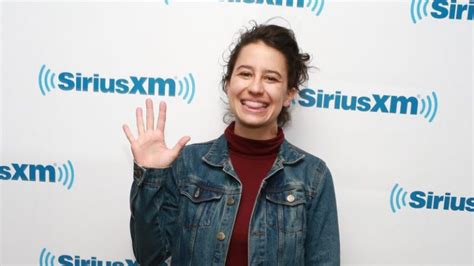 Ilana Glazer On Time Traveling Bong Amp 39 I Like The Idea That Women Carry Their Own Weed Amp 39 The Verge