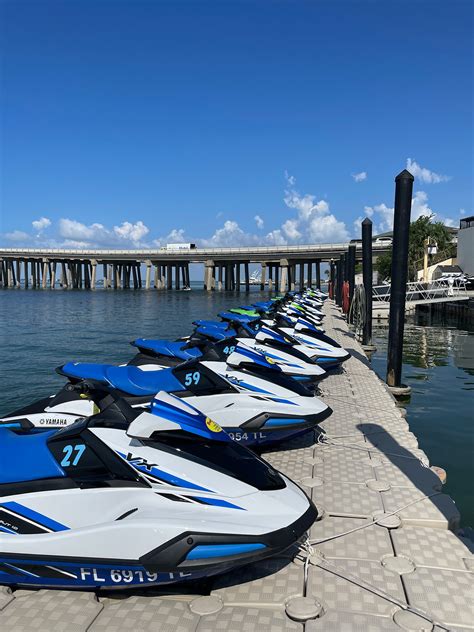 Jet Ski Rentals In Destin Fl Yamaha Waverunners Boogies Watersports