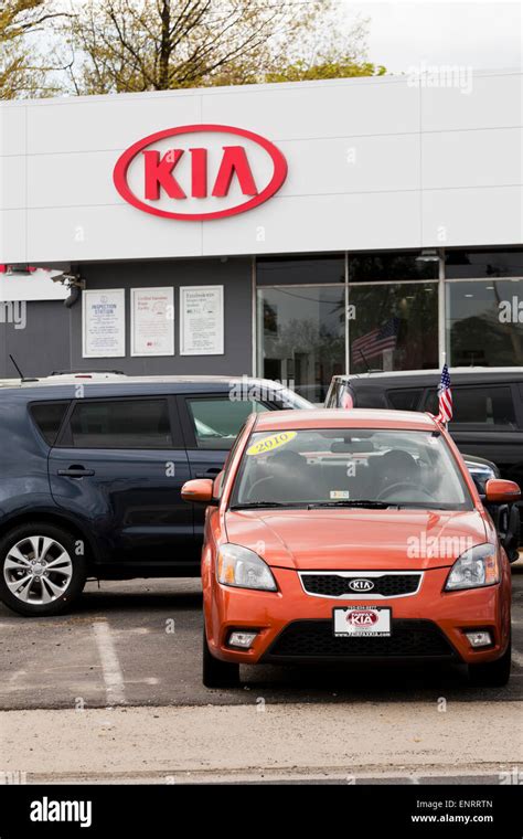 Kia Car Dealership Usa Stock Photo Alamy