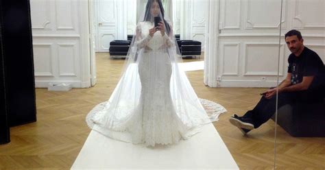 Kim Kardashian S Wedding Dress Fitting Selfie More Pics From Selfish