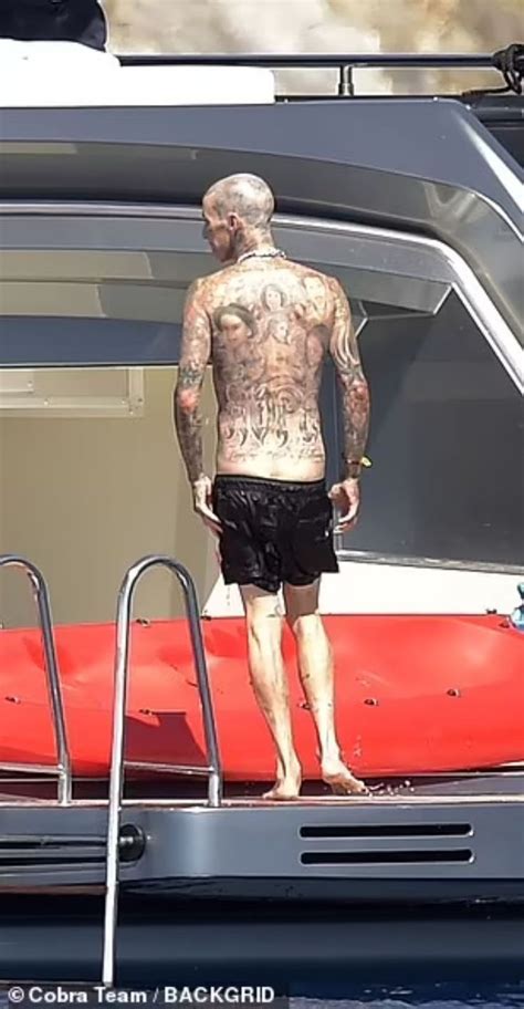 Kourtney Kardashian And Travis Barker On Vacation In Italy Passionate