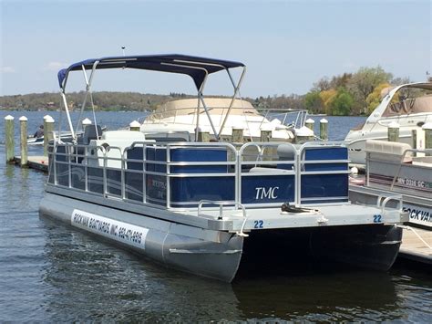 Lake Minnetonka Mn Pontoon Boat Rentals With Rockvam Boat Yards Inc