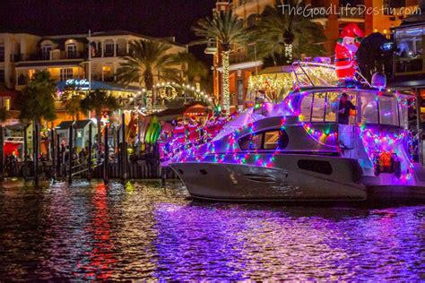 Lighted Christmas Boat Parade On Destin Harbor Best Places To Watch The Good Life Destin