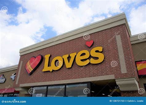 Love S Travel Stop Editorial Stock Photo Image Of Center 128721733