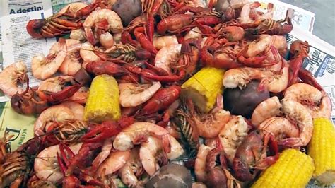 Lowcountry Boil At Destin Ice Seafood Market Youtube