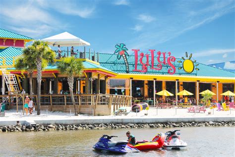 Lulu S Destin Fl Fun Places To Go Destin Places To Go