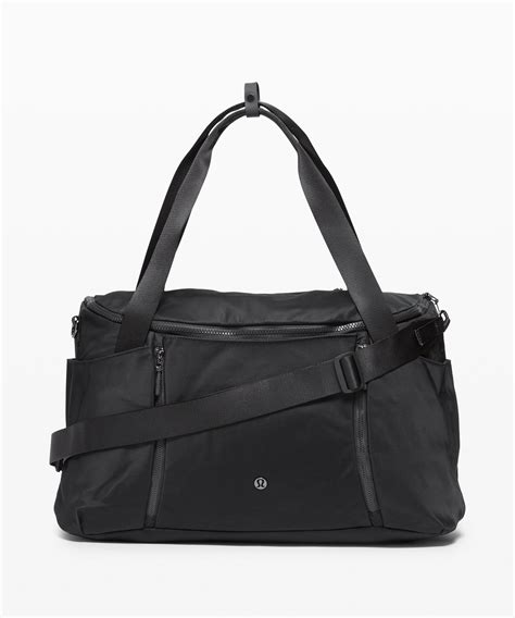 Lululemon Define Duffel Bag Reviewed