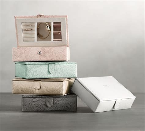 5 Ways Personalized Jewelry Boxes Shine