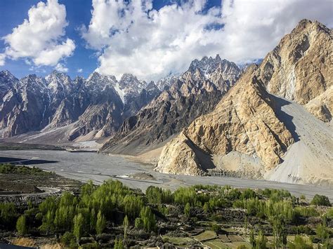 Mountains Deserts And Mosques The Unmatched Beauty Of Pakistan